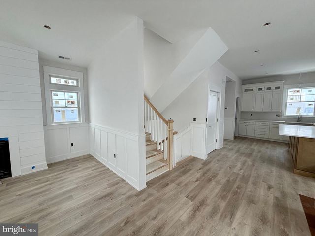 4 W SUMNER AVE, Long Beach Township, NJ 08008