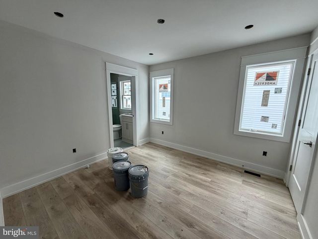 4 W SUMNER AVE, Long Beach Township, NJ 08008