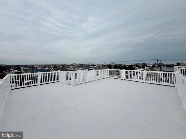 4 W SUMNER AVE, Long Beach Township, NJ 08008
