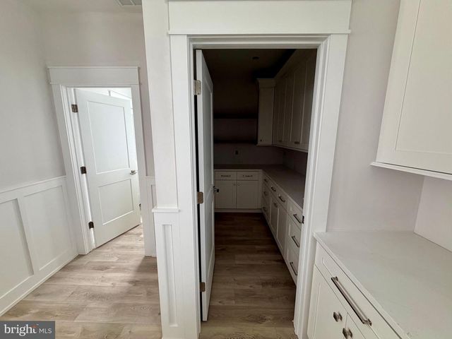 4 W SUMNER AVE, Long Beach Township, NJ 08008