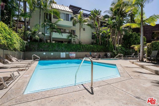 950 N Kings Road 216, West Hollywood, CA 90069