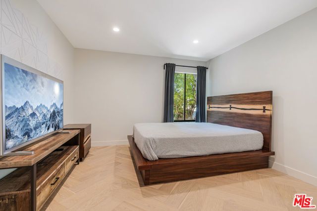 950 N Kings Road 216, West Hollywood, CA 90069
