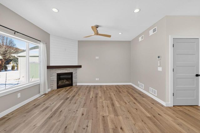 1064 Kamperschroer Way, Sun Prairie, WI 53590