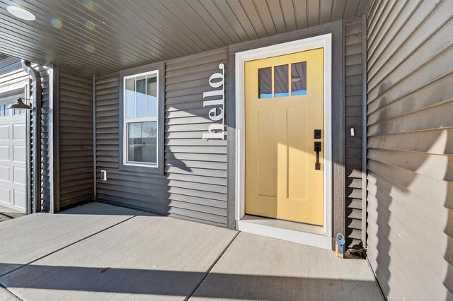 1064 Kamperschroer Way, Sun Prairie, WI 53590