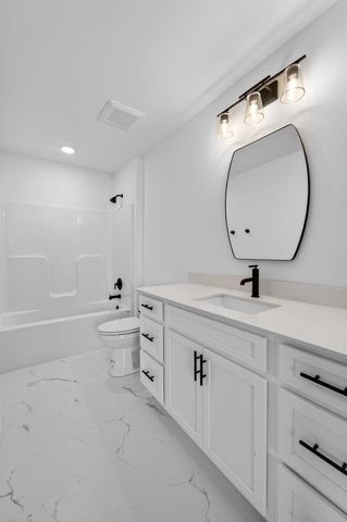 1064 Kamperschroer Way, Sun Prairie, WI 53590