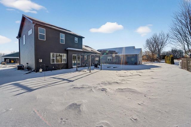 1064 Kamperschroer Way, Sun Prairie, WI 53590