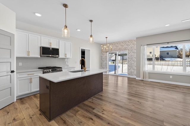 1064 Kamperschroer Way, Sun Prairie, WI 53590