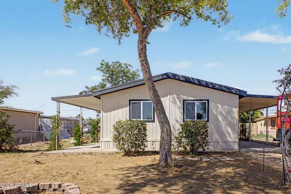 8218 E 6TH Avenue, Mesa, AZ 85208