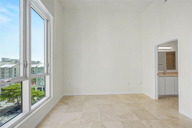 9055 SW 73rd Court 602, Miami, FL 33156