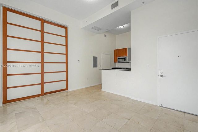 9055 SW 73rd Court 602, Miami, FL 33156