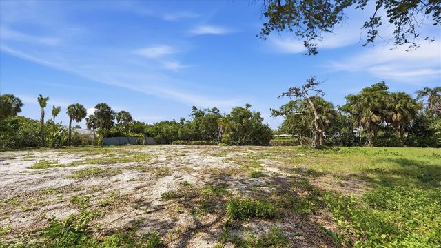 7723 SANDERLING ROAD, Sarasota, FL 34242