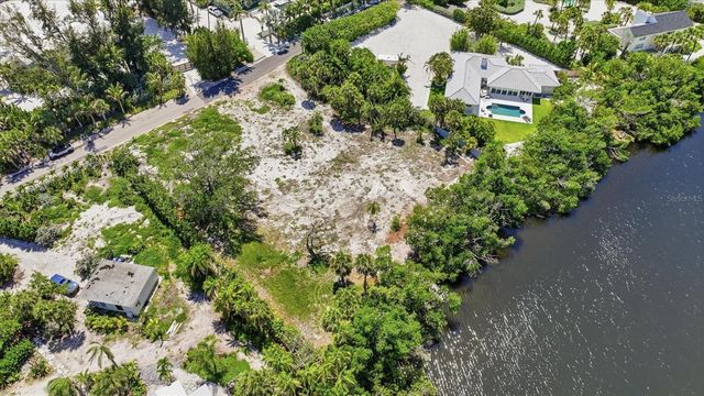7723 SANDERLING ROAD, Sarasota, FL 34242