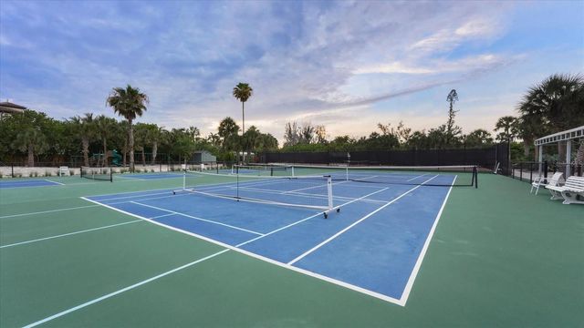 7723 SANDERLING ROAD, Sarasota, FL 34242