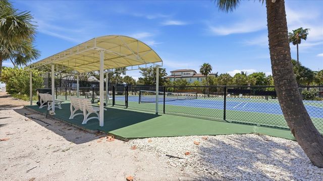 7723 SANDERLING ROAD, Sarasota, FL 34242