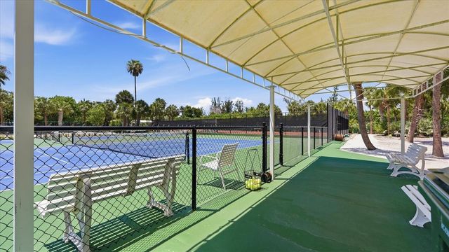 7723 SANDERLING ROAD, Sarasota, FL 34242