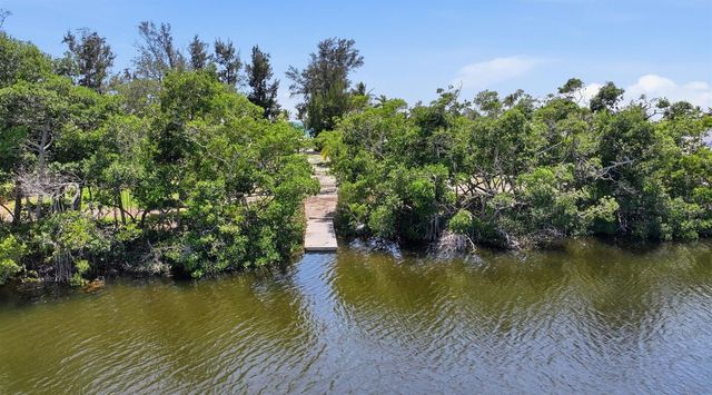 7723 SANDERLING ROAD, Sarasota, FL 34242