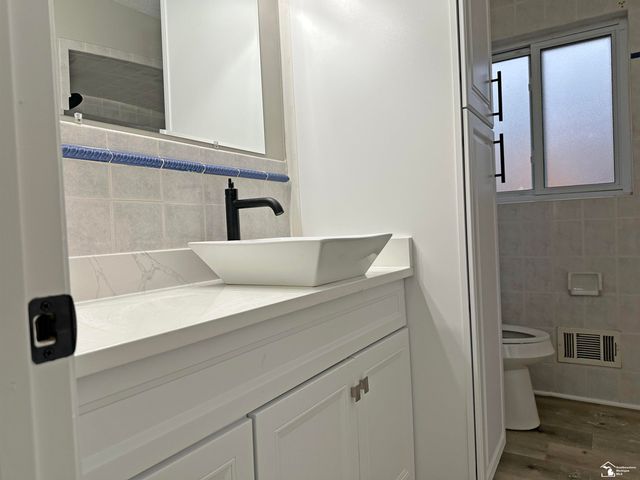 6721 Buhr Street, Hamtramck, MI 48212