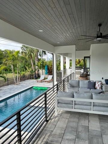 790 CORDOVA BOULEVARD NE, St Petersburg, FL 33704