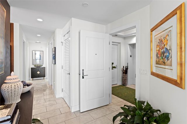 1325 SNELL ISLE BOULEVARD NE 507, St Petersburg, FL 33704
