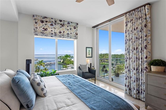 1325 SNELL ISLE BOULEVARD NE 507, St Petersburg, FL 33704