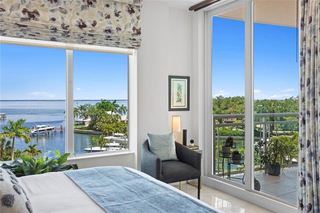 1325 SNELL ISLE BOULEVARD NE 507, St Petersburg, FL 33704