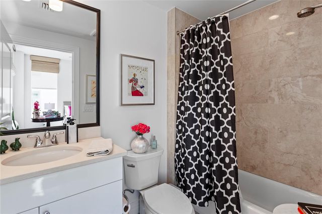 1325 SNELL ISLE BOULEVARD NE 507, St Petersburg, FL 33704