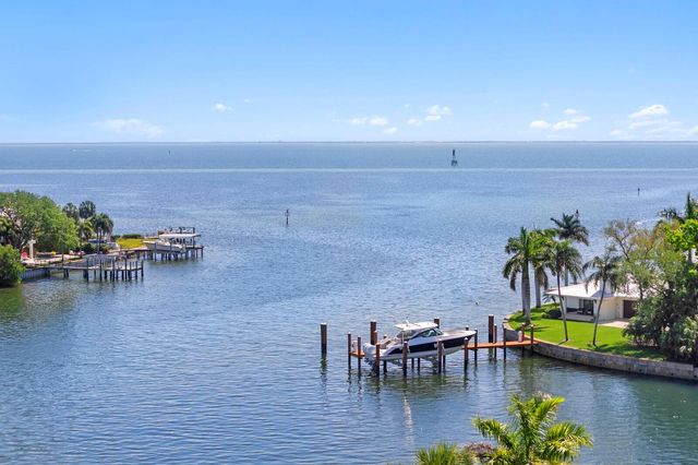 1325 SNELL ISLE BOULEVARD NE 507, St Petersburg, FL 33704