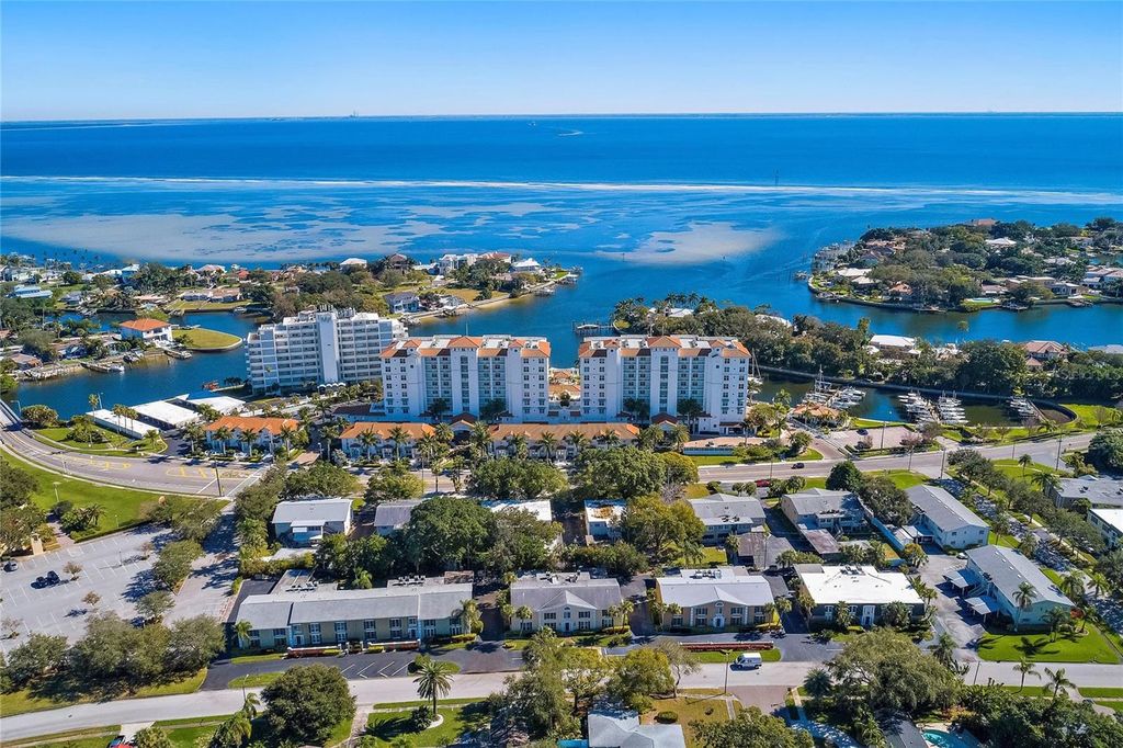 1325 SNELL ISLE BOULEVARD NE 507, St Petersburg, FL 33704