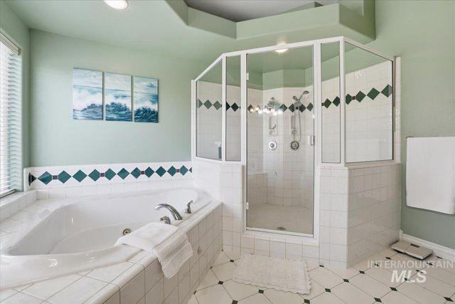 2676 S Velvet Falls Way, Meridian, ID 83642