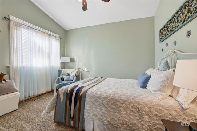 2676 S Velvet Falls Way, Meridian, ID 83642