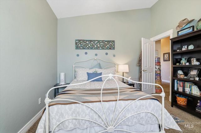 2676 S Velvet Falls Way, Meridian, ID 83642