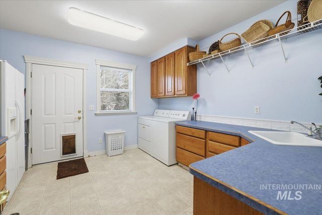 2676 S Velvet Falls Way, Meridian, ID 83642