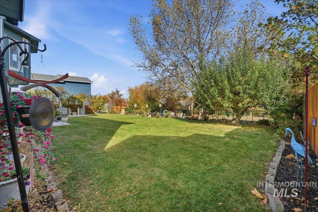 2676 S Velvet Falls Way, Meridian, ID 83642