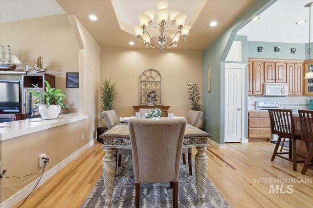 2676 S Velvet Falls Way, Meridian, ID 83642