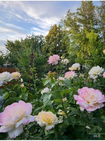 2676 S Velvet Falls Way, Meridian, ID 83642