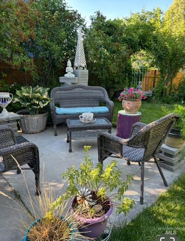 2676 S Velvet Falls Way, Meridian, ID 83642