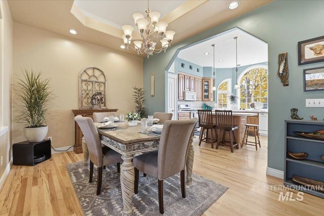 2676 S Velvet Falls Way, Meridian, ID 83642