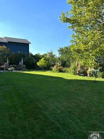 2676 S Velvet Falls Way, Meridian, ID 83642