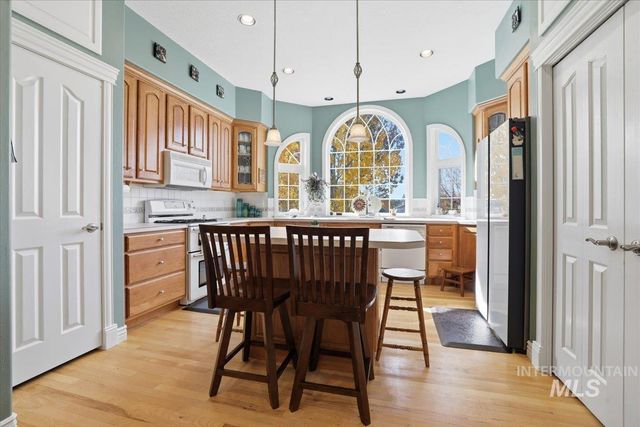 2676 S Velvet Falls Way, Meridian, ID 83642