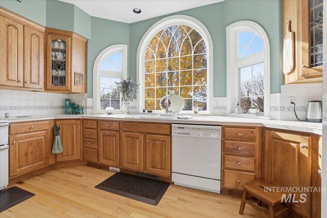 2676 S Velvet Falls Way, Meridian, ID 83642