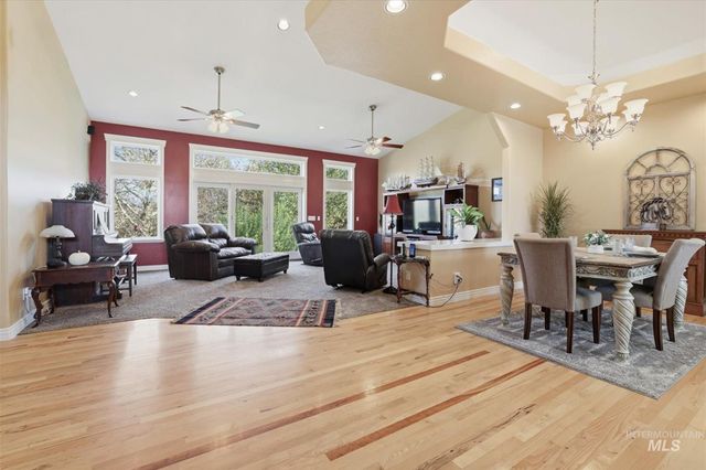 2676 S Velvet Falls Way, Meridian, ID 83642