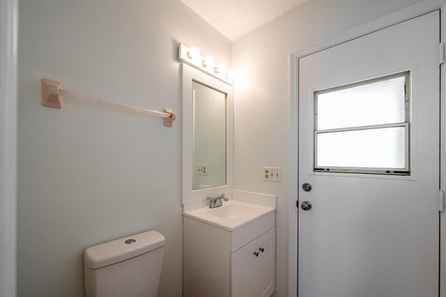 798 SE Thanksgiving Avenue, Port St Lucie, FL 34984