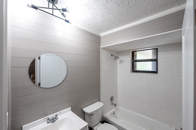 798 SE Thanksgiving Avenue, Port St Lucie, FL 34984