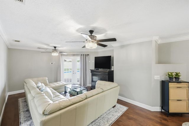 798 SE Thanksgiving Avenue, Port St Lucie, FL 34984