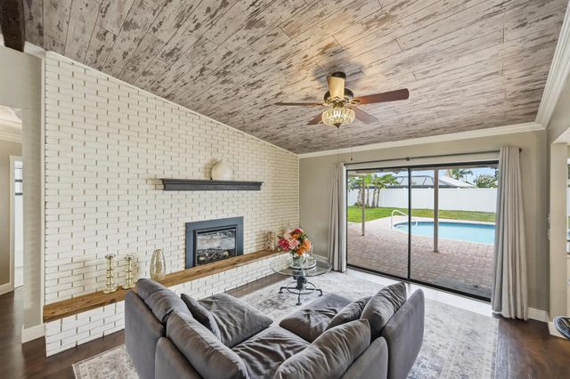 798 SE Thanksgiving Avenue, Port St Lucie, FL 34984