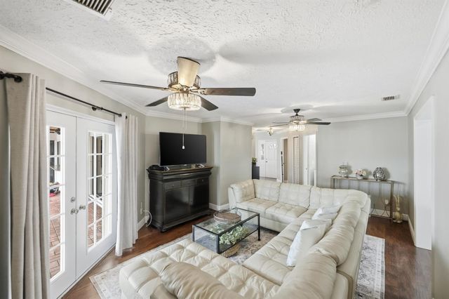 798 SE Thanksgiving Avenue, Port St Lucie, FL 34984