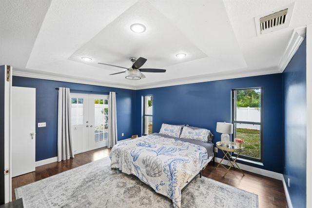 798 SE Thanksgiving Avenue, Port St Lucie, FL 34984