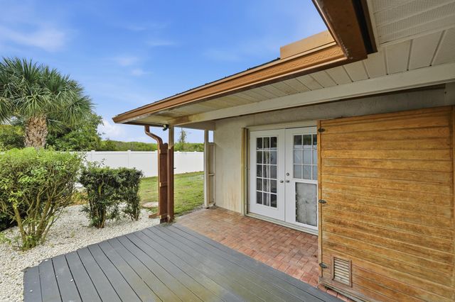 798 SE Thanksgiving Avenue, Port St Lucie, FL 34984