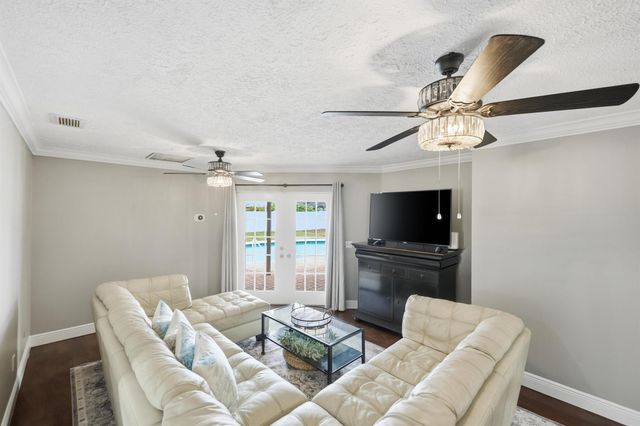 798 SE Thanksgiving Avenue, Port St Lucie, FL 34984