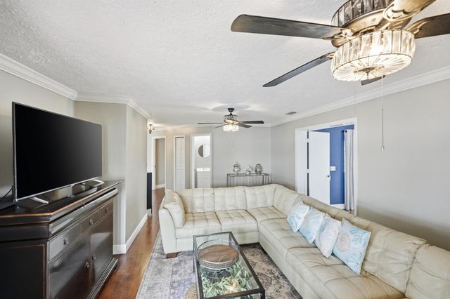 798 SE Thanksgiving Avenue, Port St Lucie, FL 34984